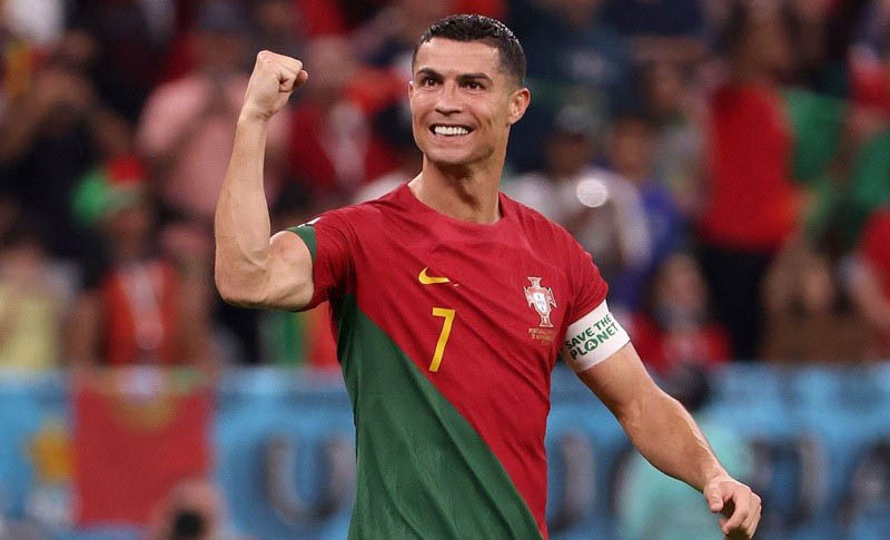 Cristiano Ronaldo thể hiện sự hoàn hảo khi chơi bóng