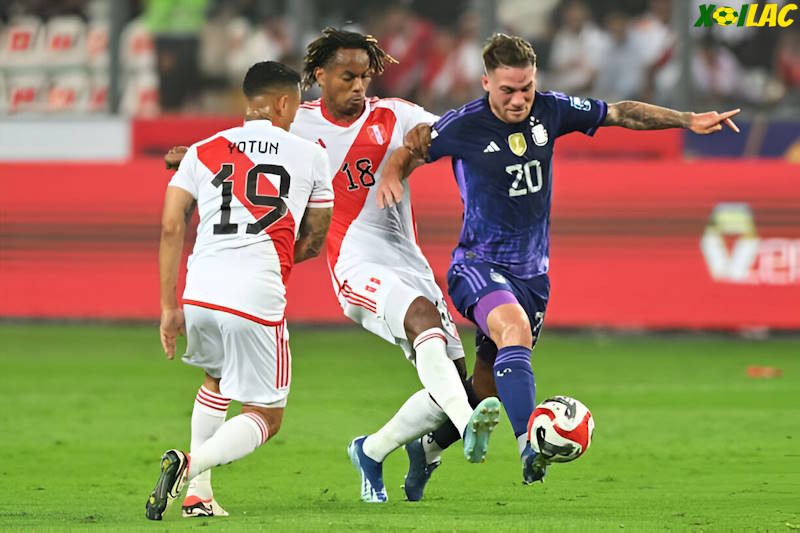 Argentina sẽ đối đầu với Peru trên sân nhà